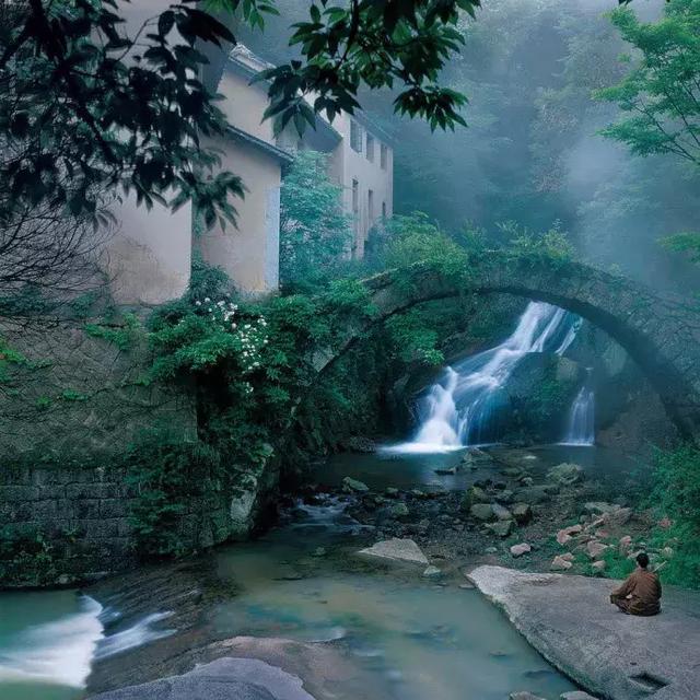 对联大智慧：一粒米中藏世界，半边锅内煮乾坤