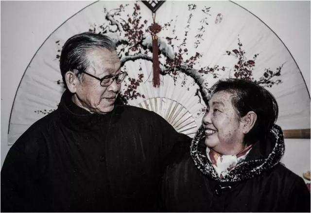 兄妹成夫妻，相爱80年：亲爱的，亲亲我......（泪奔的爱情）