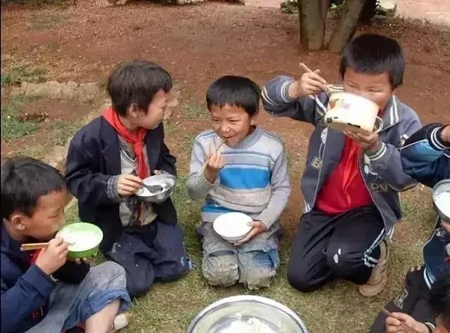 珍惜每一粒粮食和每一滴水