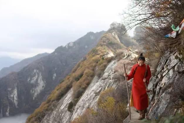 23岁踏入终南山，一处小院，一袭布衣，她的日子比小龙女还逍遥