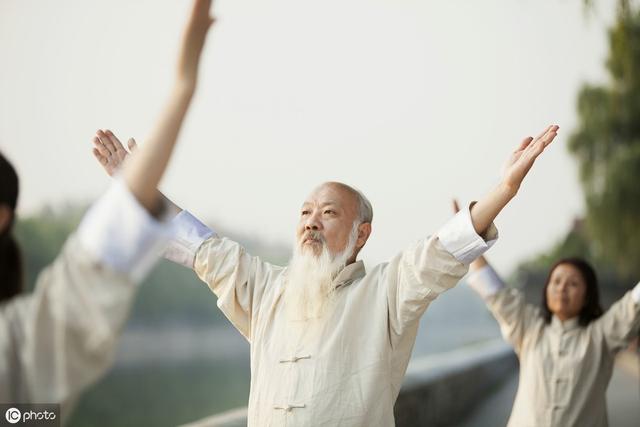 罗素：拥有强烈的爱好，根本不必担心衰老（写给所有中老年朋友）