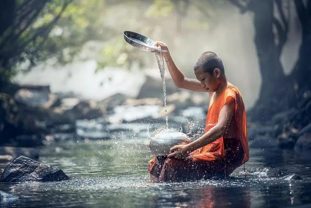 人最大的逃避，就是永远让自己停不下来