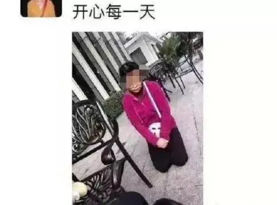 妈妈长跪一小时，儿子发朋友圈惹怒全网：寒门富养出太多败家子