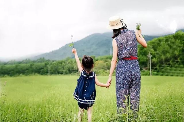 母亲拒绝帮忙带小孩，年轻女儿的话令人深思