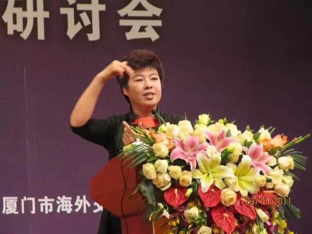 龙应台：听了于丹演讲，我真想自杀